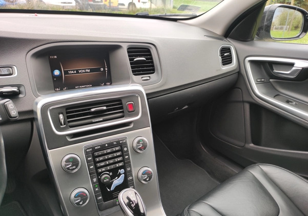 Volvo V60 Cross Country cena 69900 przebieg: 191000, rok produkcji 2017 z Płock małe 254